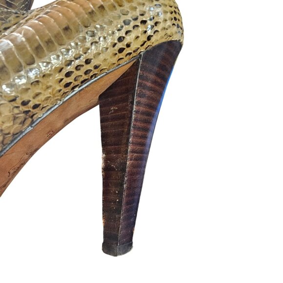 Saks Fifth Avenue Tan Snakeskin Leather Mary Jane shoes Gold Buckle size 9.5 - Picture 6 of 11